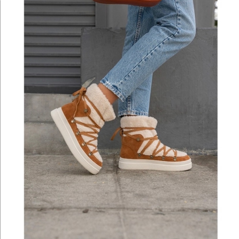 J/SLIDES Booties!